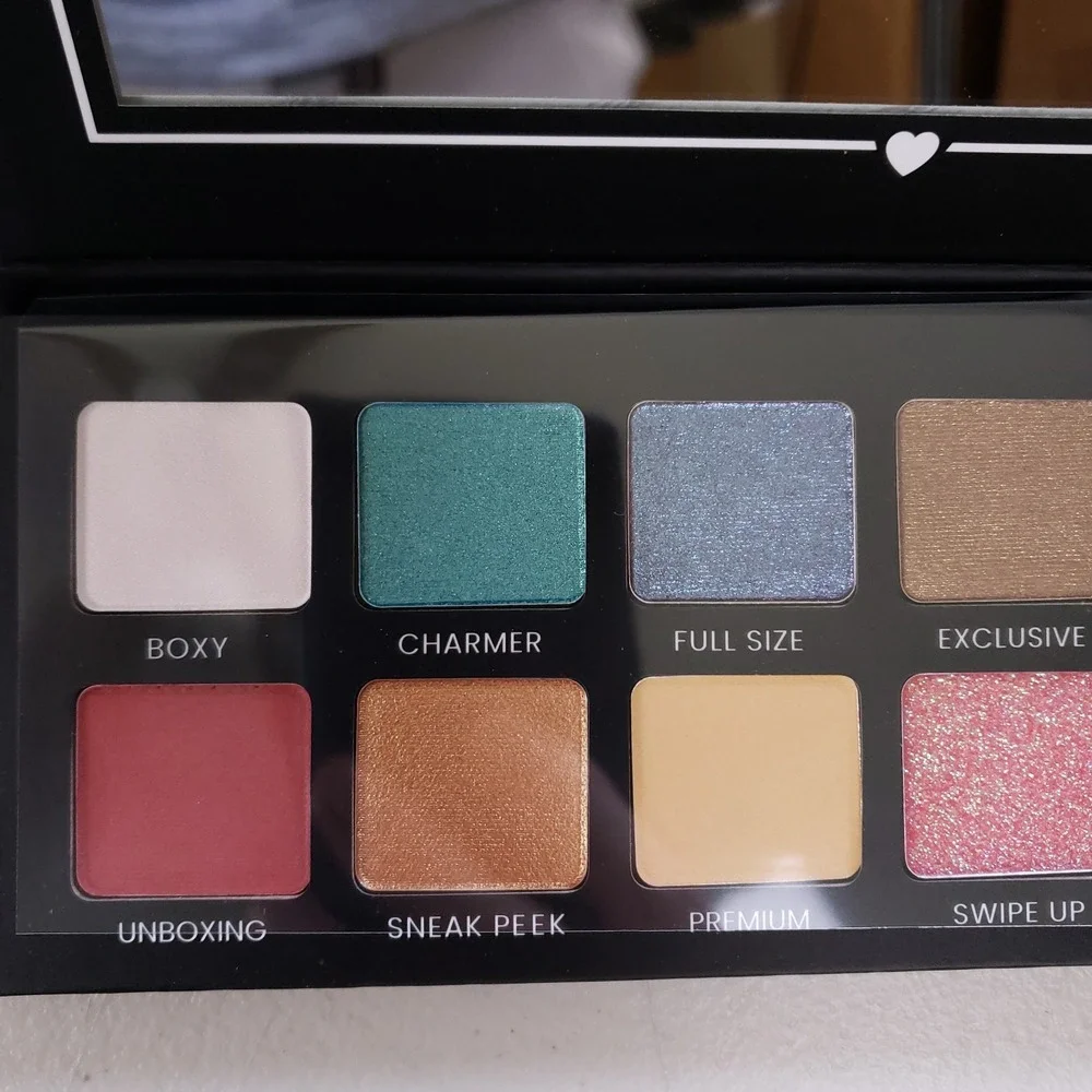 BoxyCharm 12 Color Eyeshadow Palette Pigmented Blendable‎ Matte Shimmer Glam
